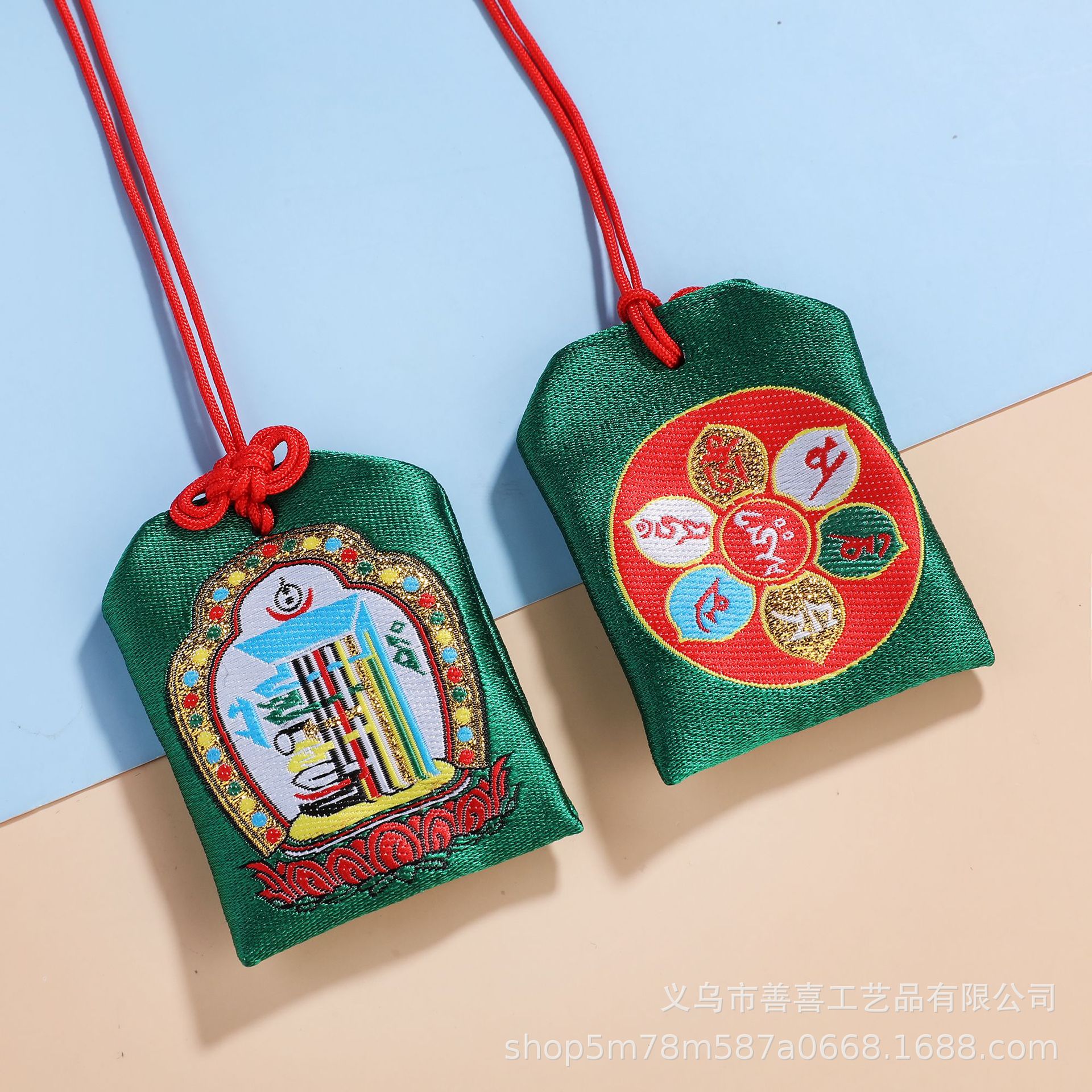 Túi thêu xanh lục